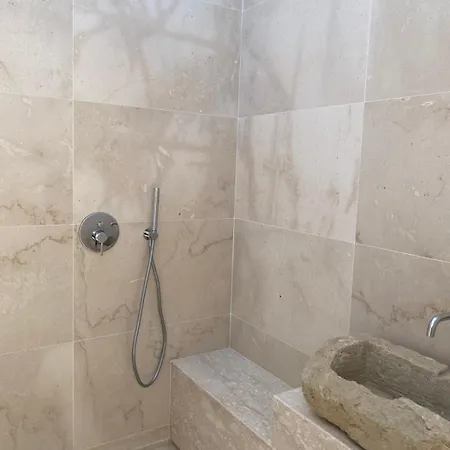 Villa Delfini 2-12 Pax