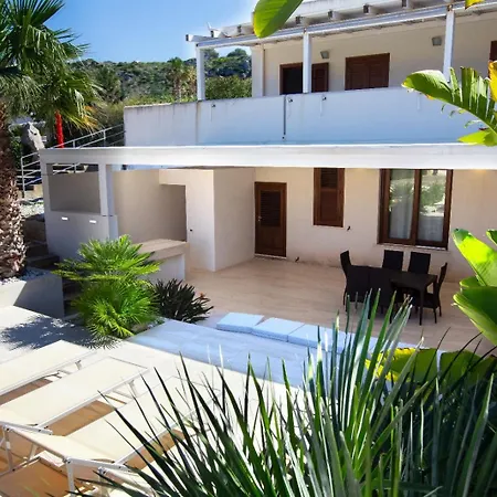 Delfini 2-12 Pax Villa *