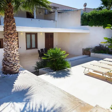 Delfini 2-12 Pax San Vito Lo Capo